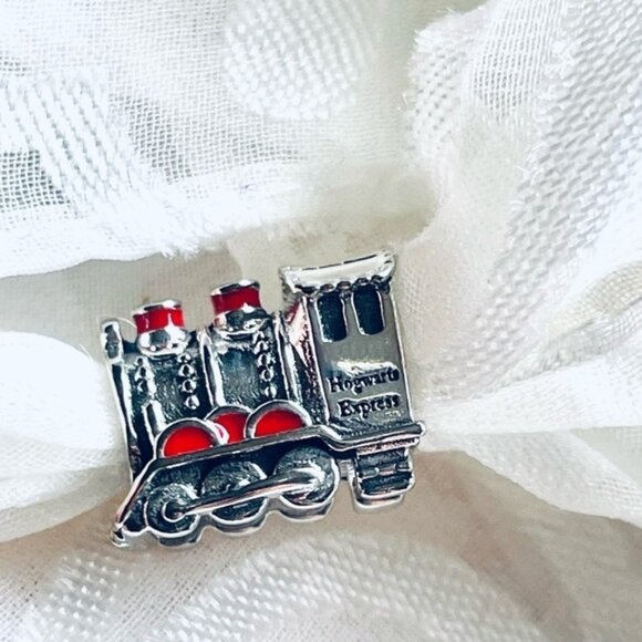 🚂✨ NWOT Hogwarts Express Charm – Harry Potter Magic ⚡ - Picture 6 of 14